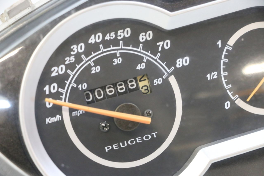 photo de CONTACHILOMETRI PEUGEOT TWEET 4T 50 (2014 - 2019)