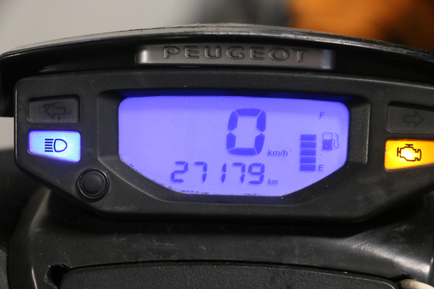 photo de CONTACHILOMETRI PEUGEOT SPEEDFIGHT 4 4T EFI 50 (2021 - 2025) - Zoom sullo stato d'uso