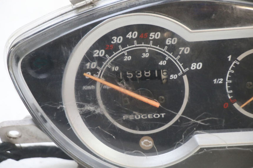 photo de CONTACHILOMETRI PEUGEOT TWEET PRO CARGO 50 (2018 - 2020) - Zoom sullo stato d'uso