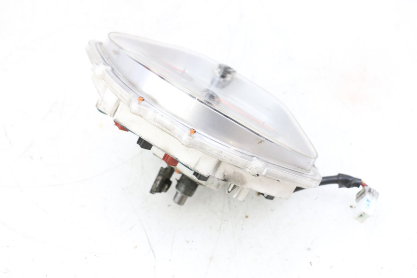 photo de CONTACHILOMETRI PIAGGIO VESPA GTS SUPER IE 125 (2009 - 2016) - Caratteristiche distintive