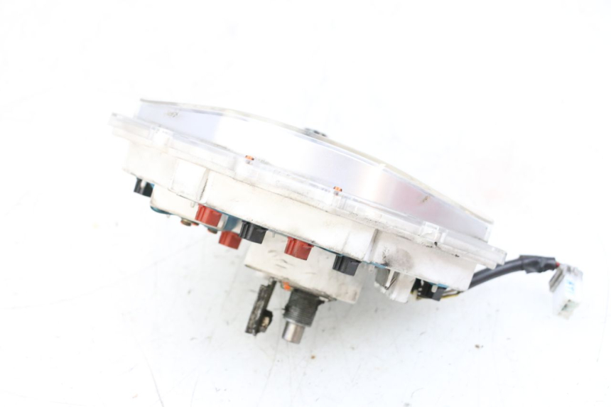 photo de CONTACHILOMETRI PIAGGIO VESPA GTS SUPER IE 125 (2009 - 2016) - Primo piano tecnico