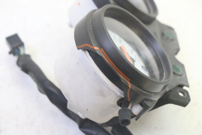 photo de CONTACHILOMETRI DAELIM VJ ROADWIN FI 125 (2008 - 2017) - Dettagli dei punti di fissaggio