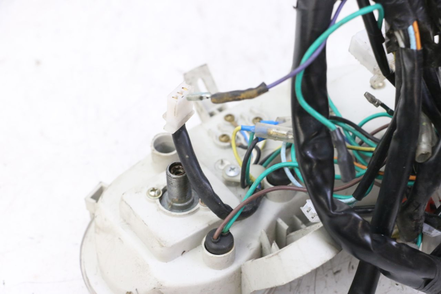 photo de CONTACHILOMETRI VONROAD YIBEN 125 (2006 - 2010) - Dettagli dei punti di fissaggio