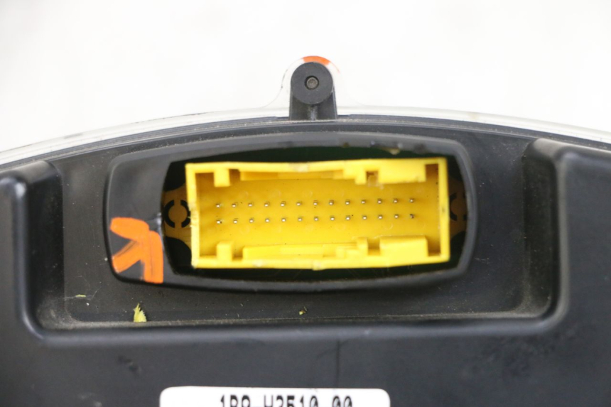 photo de CONTACHILOMETRI YAMAHA XMAX X-MAX 125 (2006 - 2009) - Primo piano ad alta risoluzione