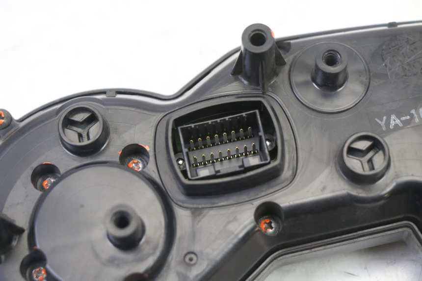 photo de CONTACHILOMETRI YAMAHA XJ6 ABS 600 (2008 - 2016)