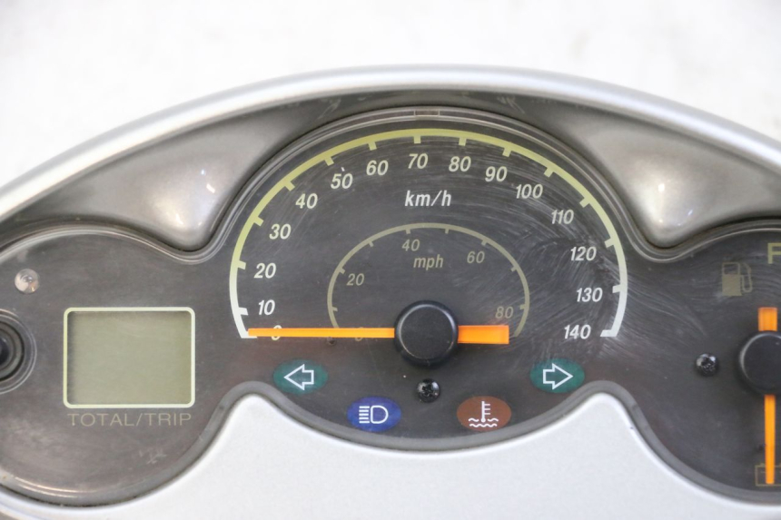 photo de CONTACHILOMETRI YAMAHA YP MAJESTY 125 (2002 - 2006)
