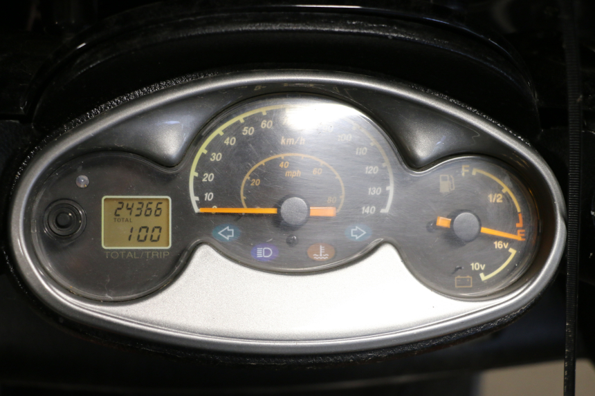 photo de CONTACHILOMETRI YAMAHA YP MAJESTY 125 (2002 - 2006)