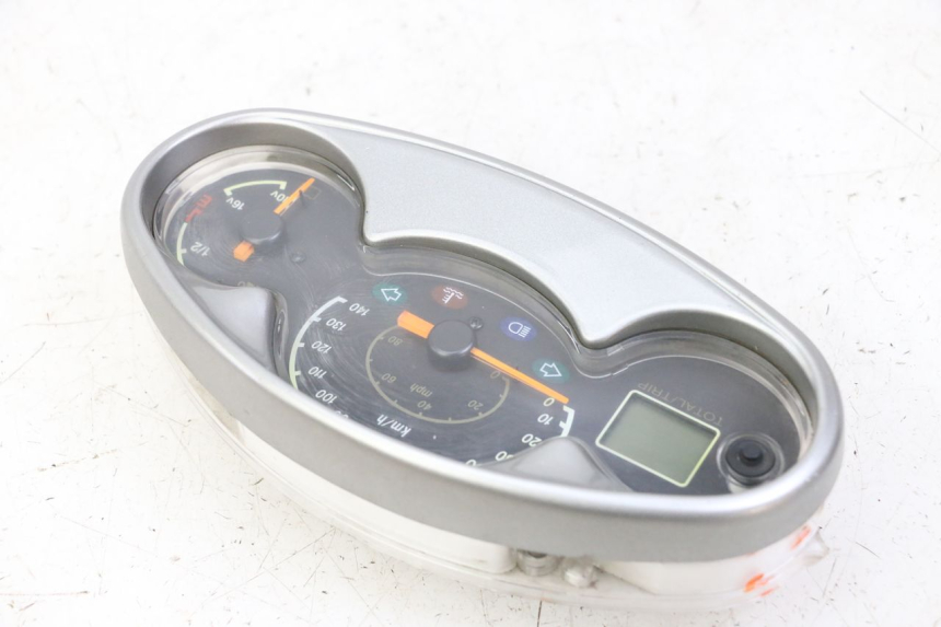 photo de CONTACHILOMETRI YAMAHA YP MAJESTY 125 (2002 - 2006)