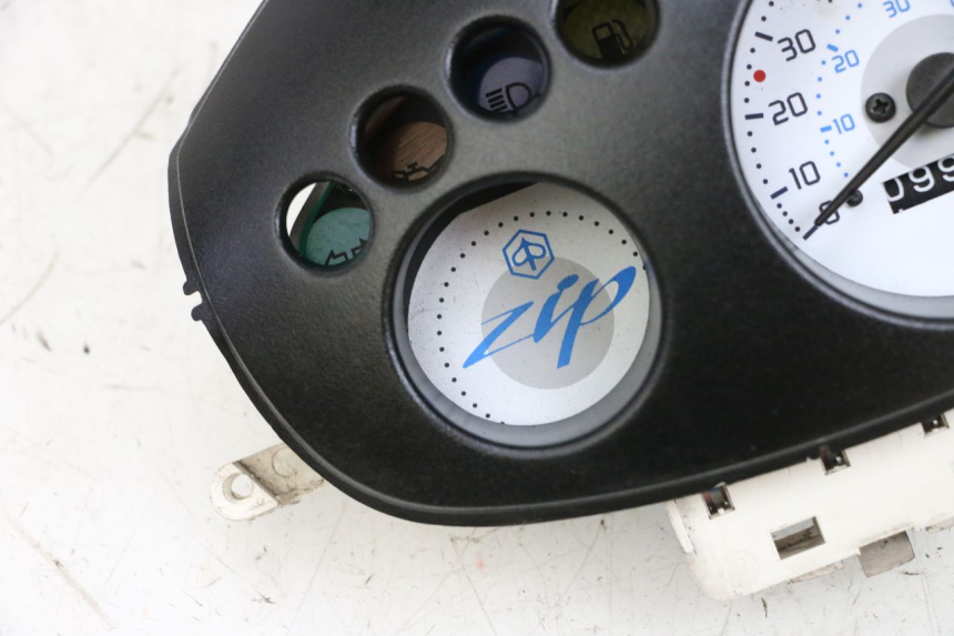 photo de CONTACHILOMETRI PIAGGIO ZIP 2T 50 (2009 - 2019) - Ricambio usato controllato