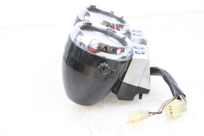 photo de CONTACHILOMETRI KAWASAKI ZR 7 750 (1999 - 2001) - Primo piano tecnico