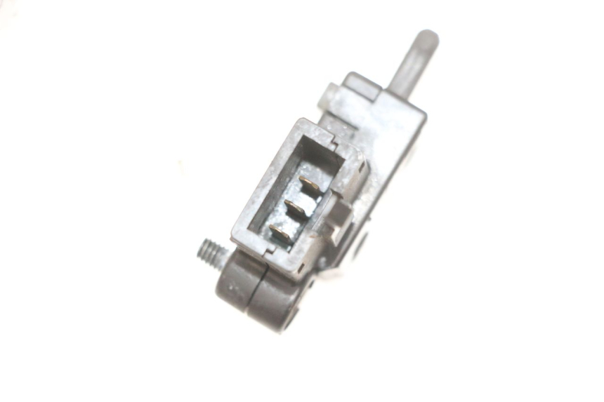 photo de CONTACTEUR FRIZIONE YAMAHA FJR ABS 1300 (2006 - 2012) - Primo piano tecnico