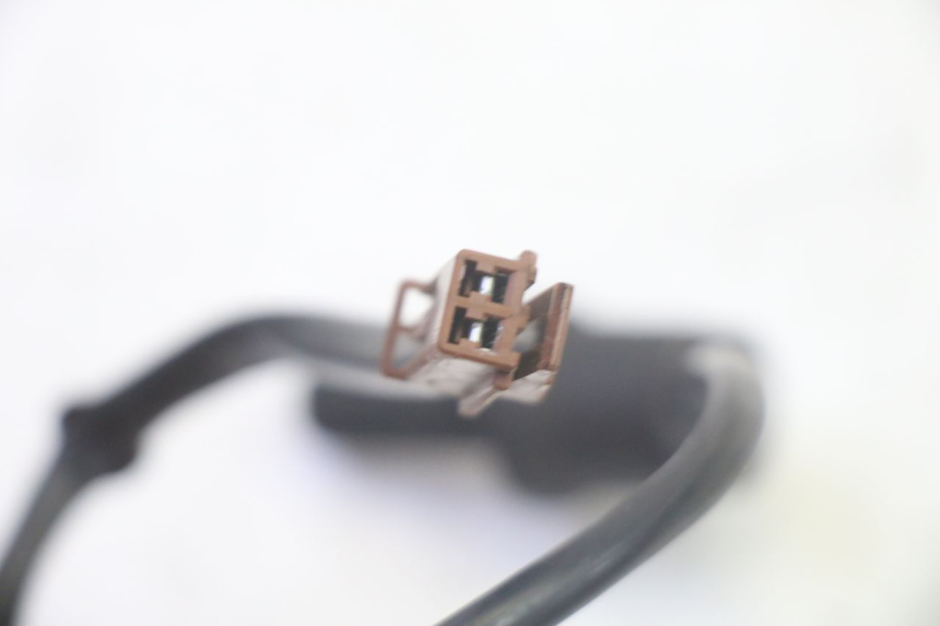 photo de INTERRUTTORE STOP POSTERIORE YAMAHA TDM ABS 900 (2002 - 2014) - Primo piano tecnico