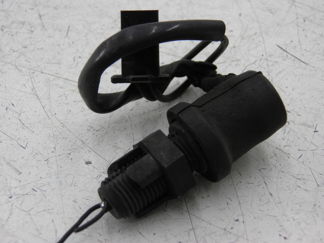 photo de Interruttore stop posteriore YAMAHA XJR 1300 (1998 - 2002)