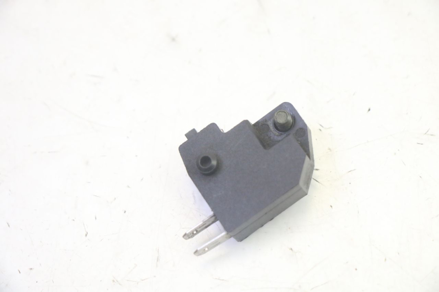 photo de INTERRUTTORE STOP FRENO DESTRO SYM CROX 4T 50 (2016 - 2023) - Zoom sullo stato d'uso