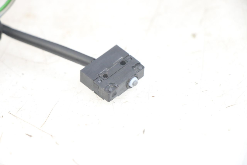 photo de INTERRUTTORE STOP DESTRA PEUGEOT GEOPOLIS RS 125 (2007 - 2009)