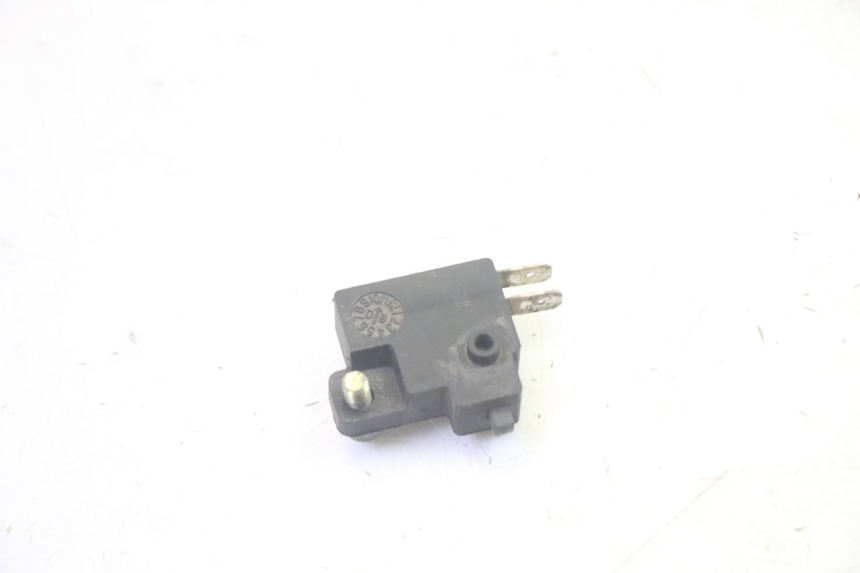 photo de CONTATTORE STOP DESTRO SYM GTS EVO 125 (2009 - 2013) - Altra angolazione