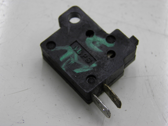 photo de Interruttore stop freno destro HONDA SH 125 (2003 - 2004)