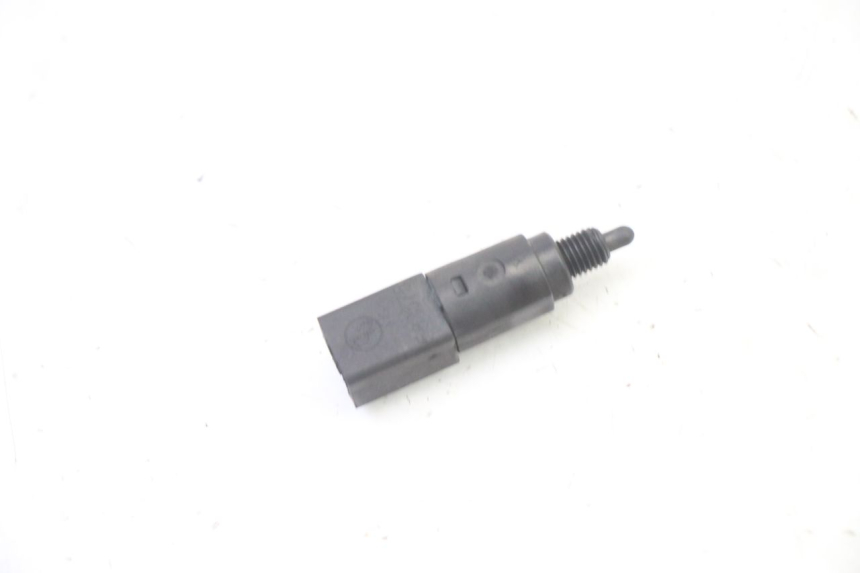 photo de INTERRUTTORE STOP DESTRA PIAGGIO LIBERTY 4T 50 (2009 - 2015)