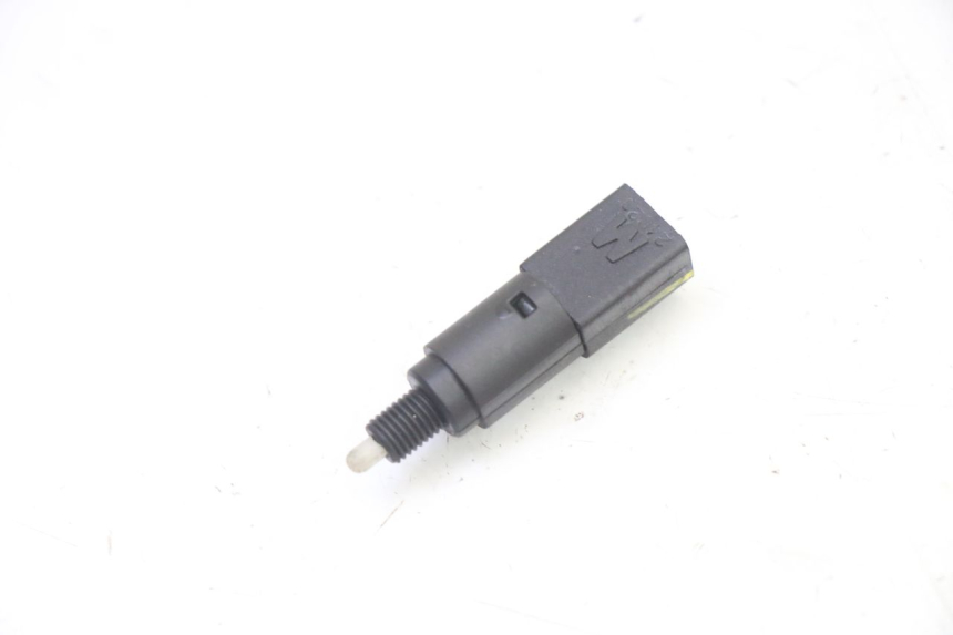 photo de INTERRUTTORE STOP DESTRA PIAGGIO MP3 HPE 310 (2024 - 2025)