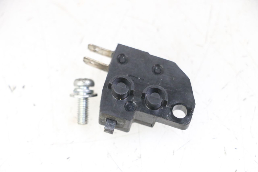 photo de INTERRUTTORE STOP FRENO DESTRO PEUGEOT SATELIS 125 (2013 - 2018)