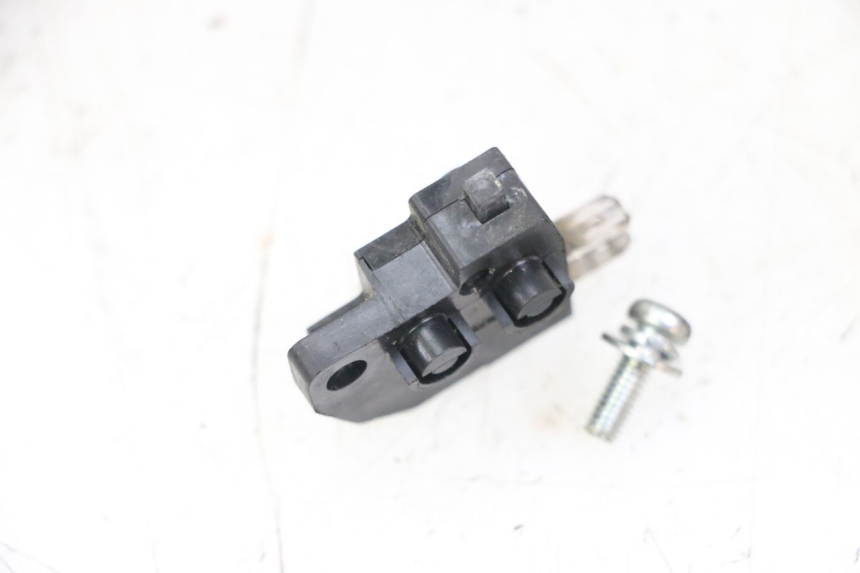 photo de INTERRUTTORE STOP FRENO DESTRO PEUGEOT SATELIS 125 (2013 - 2018)