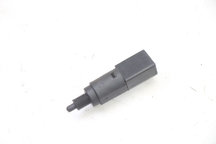 photo de INTERRUTTORE STOP DESTRA GILERA RUNNER SP 50 (2006 - 2008)