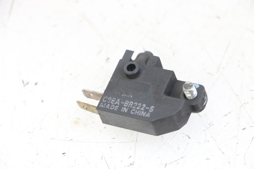 photo de INTERRUTTORE STOP DESTRA SUZUKI BURGMAN 125 (2015 - 2017)