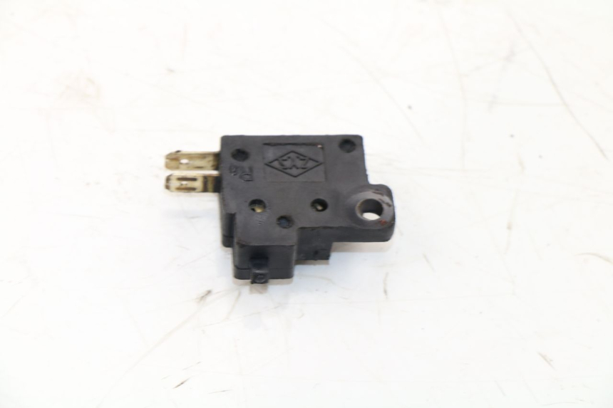 photo de INTERRUTTORE STOP FRENO DESTRO SYM JET EURO X 2T 50 (2003 - 2007)