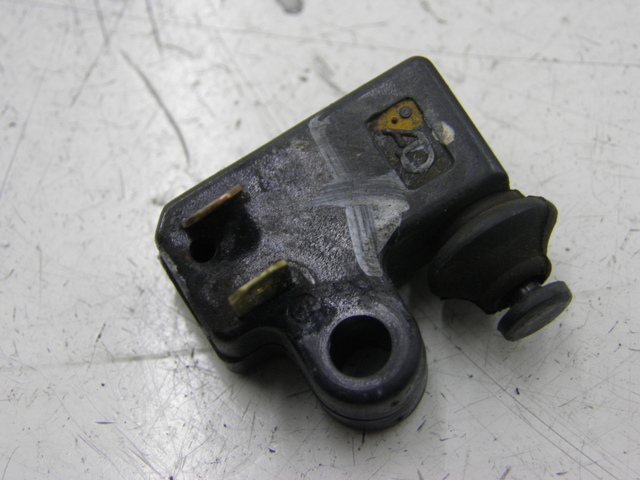 photo de CONTACTORE STOP DESTRO YAMAHA XMAX X-MAX 125 (2006 - 2009)