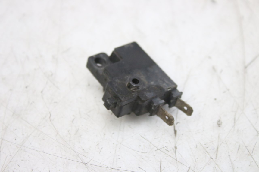 photo de INTERRUTTORE STOP DESTRO YAMAHA YZF R1 1000 (2007 - 2008)