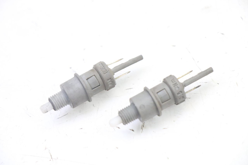 photo de INTERRUTTORE STOP PEUGEOT ELYSEO 125 (1999 - 2004)