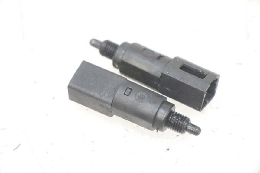 photo de INTERRUTTORE STOP PIAGGIO FLY 125 (2005 - 2012)
