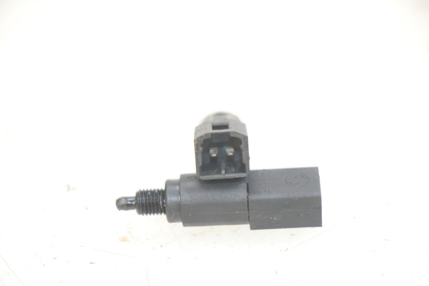 photo de INTERRUTTORE STOP PIAGGIO FLY 125 (2005 - 2012)