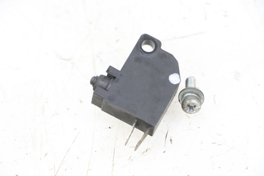 photo de INTERRUTTORE STOP SINISTRA SUZUKI BURGMAN 650 (2013 - 2020)