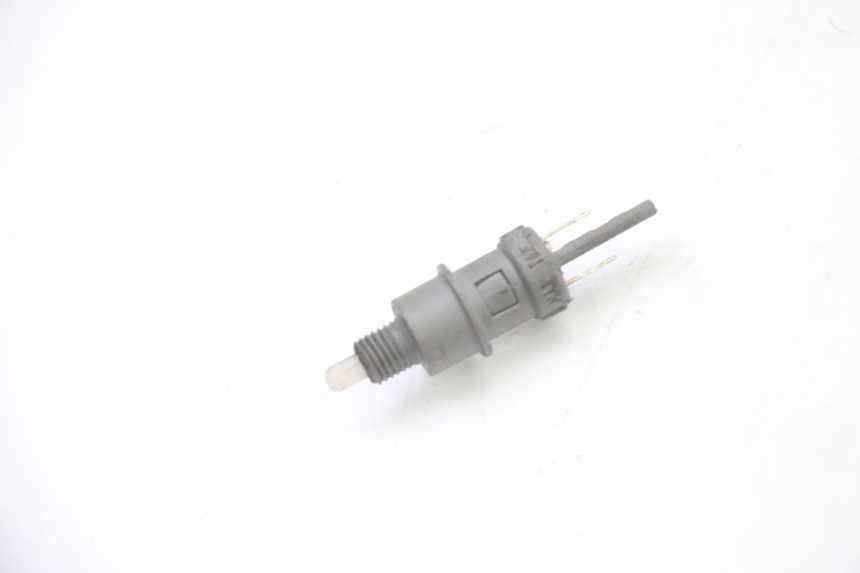photo de INTERRUTTORE FANALE STOP SINISTRO PEUGEOT SPEEDAKE 50 (1995 - 1997)