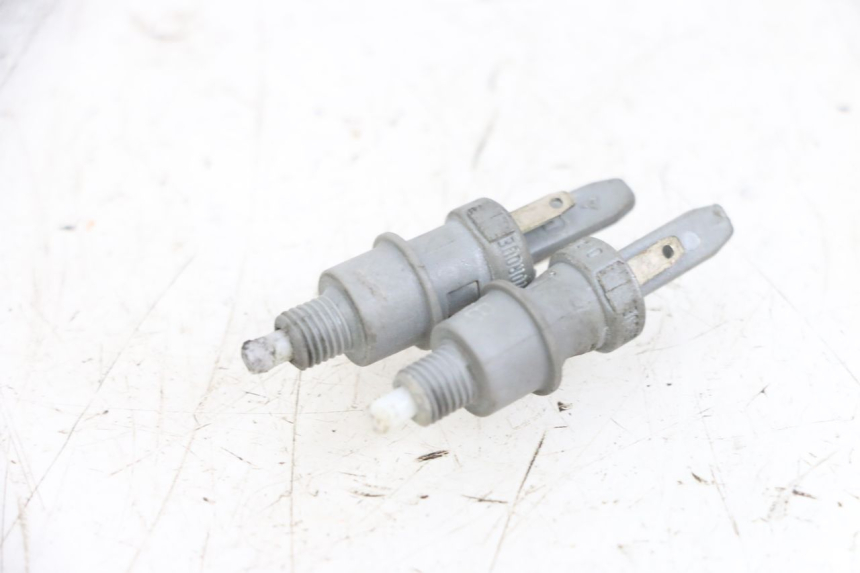 photo de INTERRUTTORE STOP PEUGEOT LUDIX 50 (2008 - 2017) - Zoom sullo stato d'uso