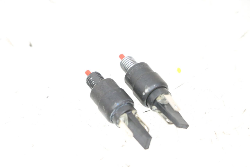 photo de INTERRUTTORE STOP PIAGGIO MP3 HPE 310 (2024 - 2025)