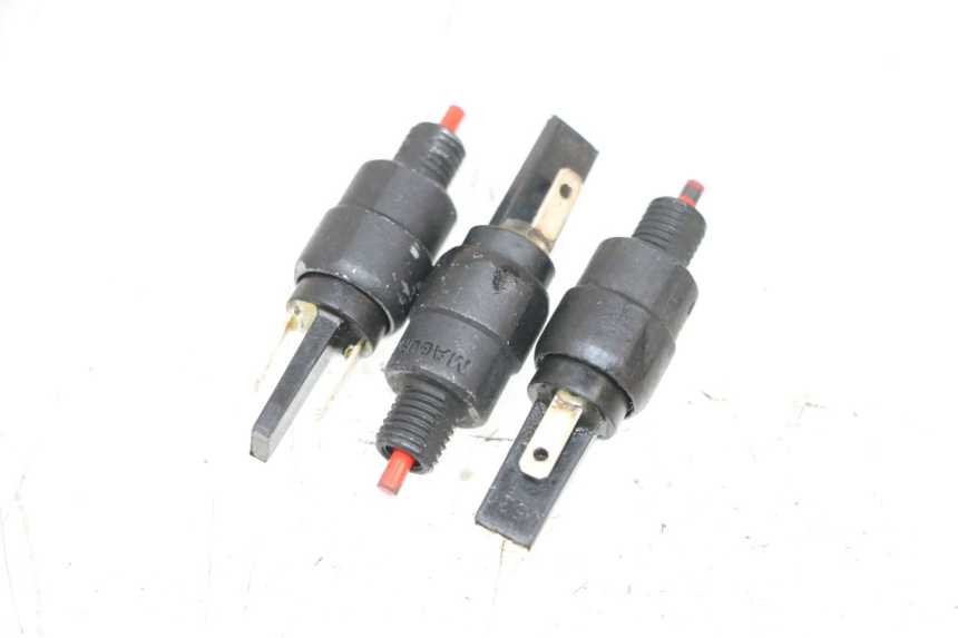 photo de INTERRUTTORE STOP PIAGGIO MP3 HPE 300 (2019 - 2026) - Vista principale