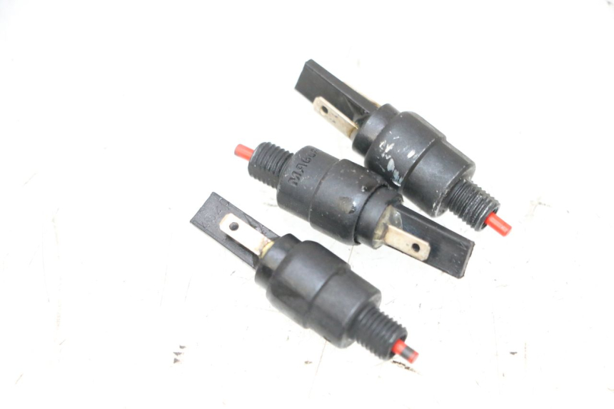 photo de INTERRUTTORE STOP PIAGGIO MP3 HPE 300 (2019 - 2026) - Dettaglio del componente