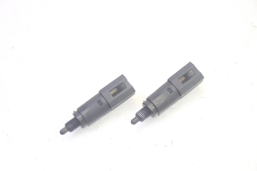 photo de INTERRUTTORE STOP PIAGGIO MP3 LT 400 (2007 - 2012) - Vista principale