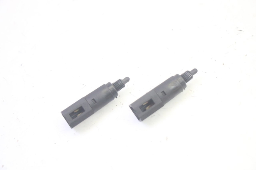 photo de INTERRUTTORE STOP PIAGGIO MP3 LT 400 (2007 - 2012) - Dettaglio del componente