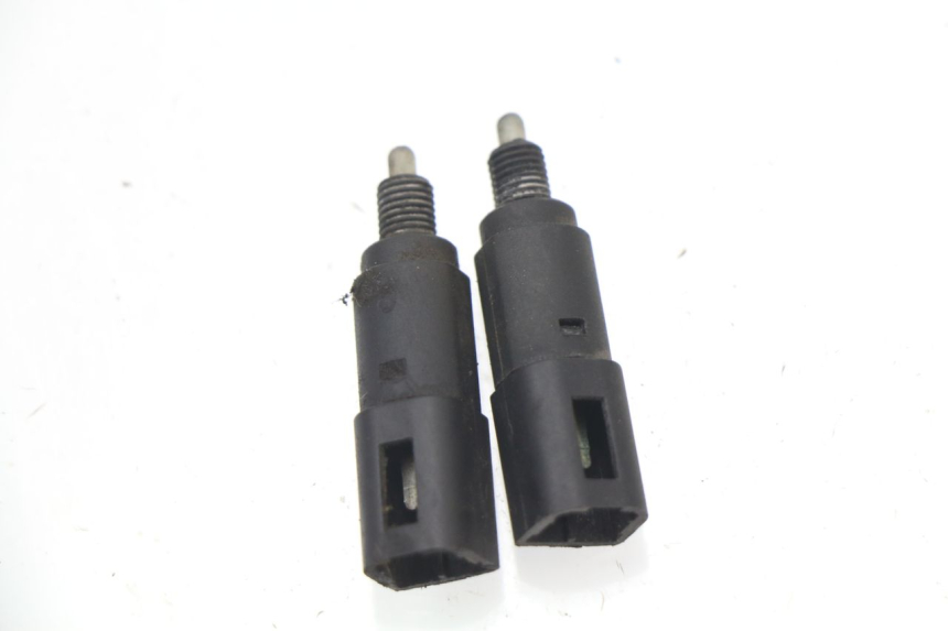 photo de Interruttore Stop PIAGGIO NRG 50 (2004 - 2017) - Vista principale