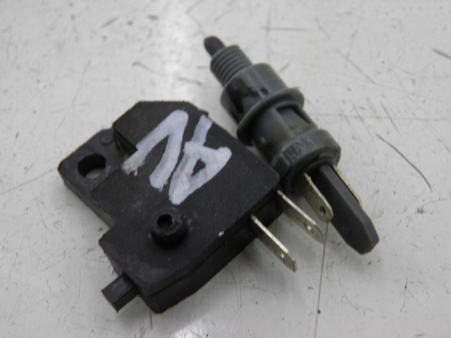 photo de INTERRUTTORE STOP PEUGEOT KISBEE 4T 50 (2010 - 2017)