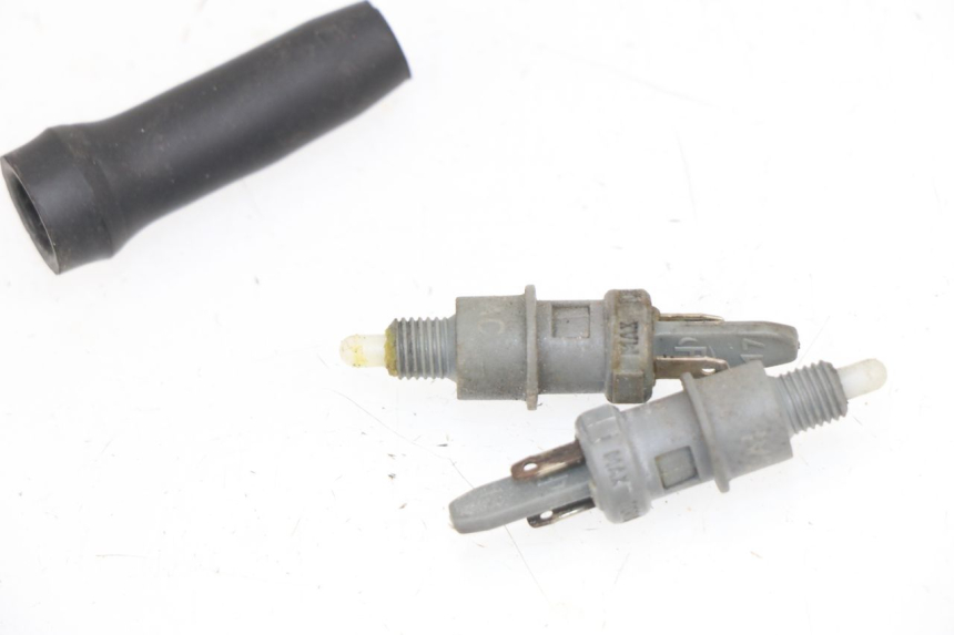 photo de INTERRUTTORE STOP PEUGEOT LUDIX 50 (2005 - 2007)