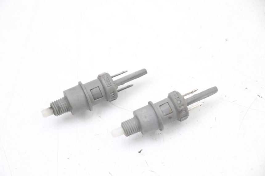 photo de INTERRUTTORE STOP PEUGEOT TKR TREKKER FURIOUS 50 (2005 - 2014)