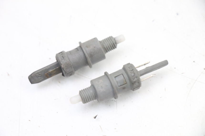 photo de INTERRUTTORE STOP PEUGEOT TKR TREKKER FURIOUS 50 (2005 - 2014)