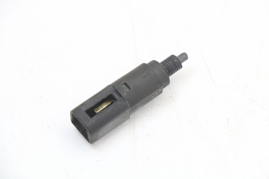 photo de INTERRUTTORE STOP PIAGGIO FLY 4T 50 (2004 - 2010)