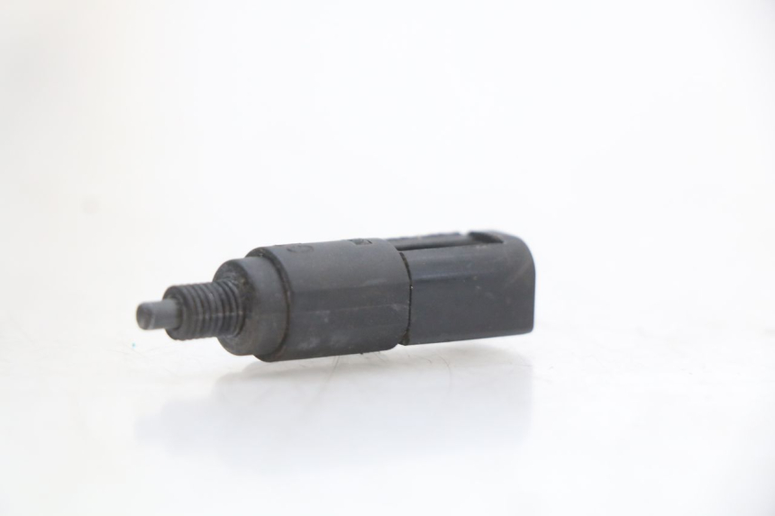 photo de INTERRUTTORE STOP PIAGGIO FLY 4T 50 (2004 - 2010)