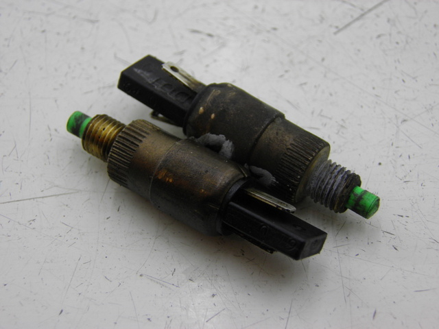 photo de INTERRUTTORE STOP PIAGGIO SUPER LX 125 (2000 - 2003)