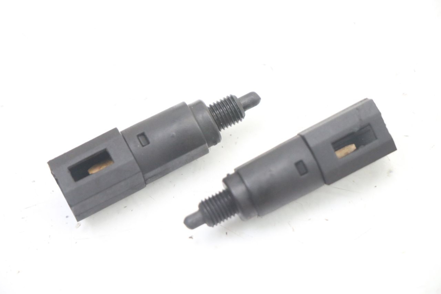 photo de INTERRUTTORE STOP PIAGGIO VESPA GRANTURISMO 125 (2003 - 2007)